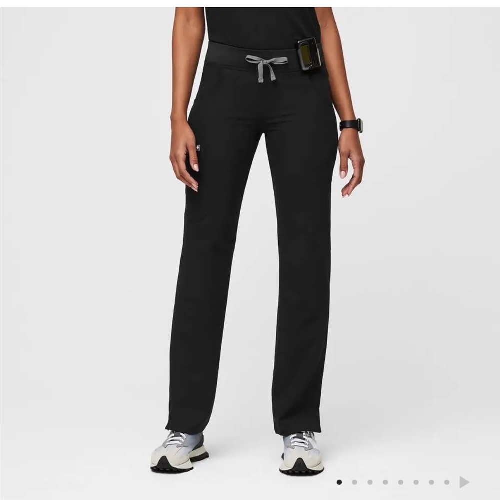 Figs black kade cargo pants XS tall